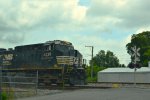 SB Racks & Stacks On A Grade Crossing